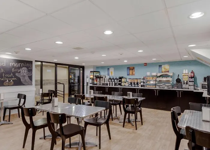 Best Western Plus Brooklyn Bay Hotel